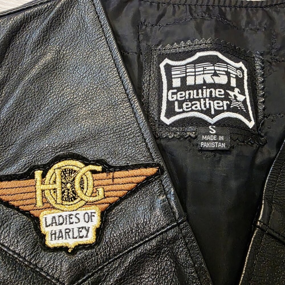 Vtg First Genuine Leather Ladies Harley Small Black Snap Button Vest Eagle Back - Picture 4 of 10